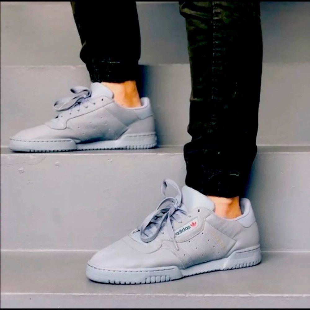YEEZYS Calabasas